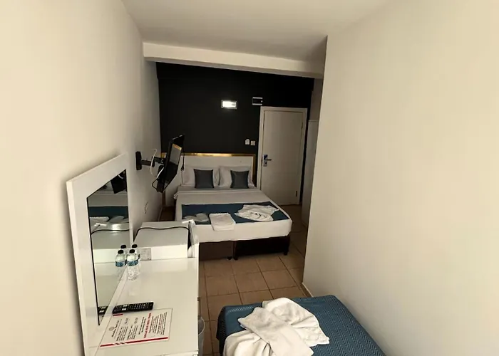 Moonbow 3* אלאניה