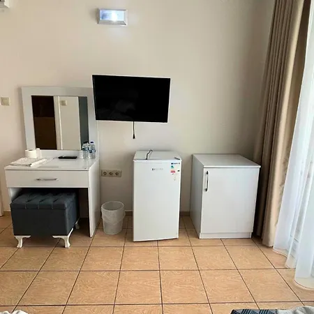 Moonbow 3* אלאניה