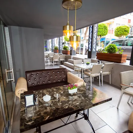 Moonbow אלאניה